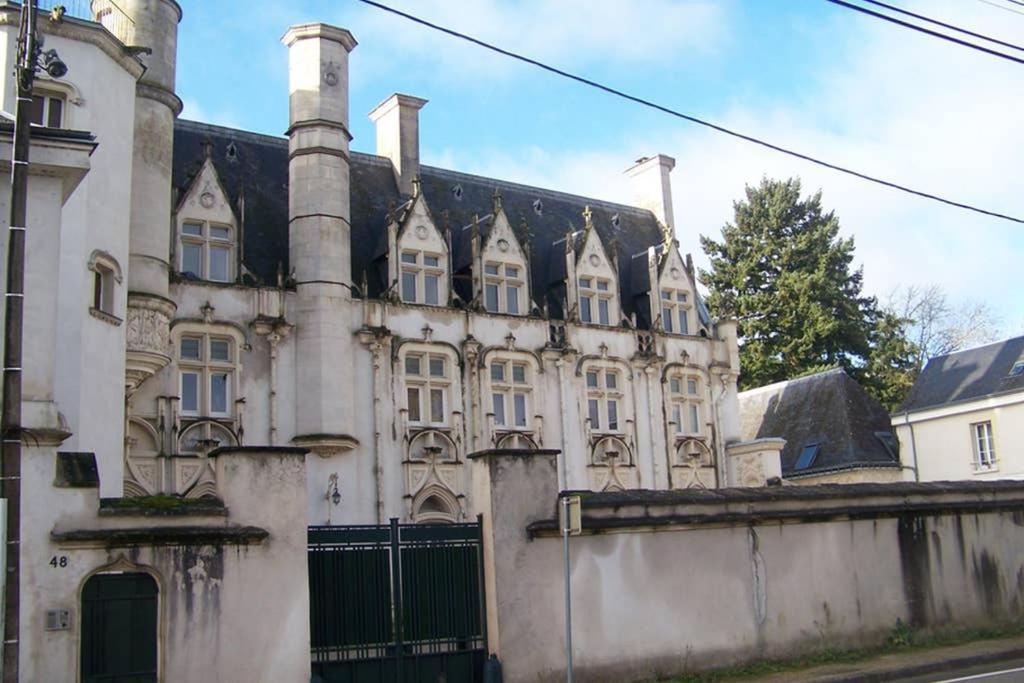 Charmant Studio Au Calme Tout Confort Dans Chateau Neo Gothique Proche Zenith Comet Orleans Parking Voiture Gratuit Wifi Haut Debit Rue Des Montees Exterior foto