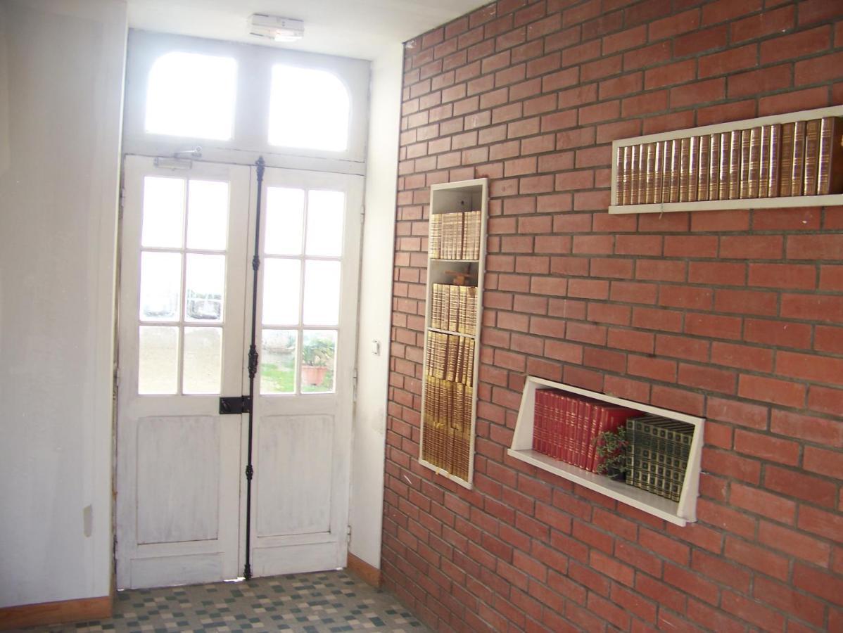 Charmant Studio Au Calme Tout Confort Dans Chateau Neo Gothique Proche Zenith Comet Orleans Parking Voiture Gratuit Wifi Haut Debit Rue Des Montees Exterior foto