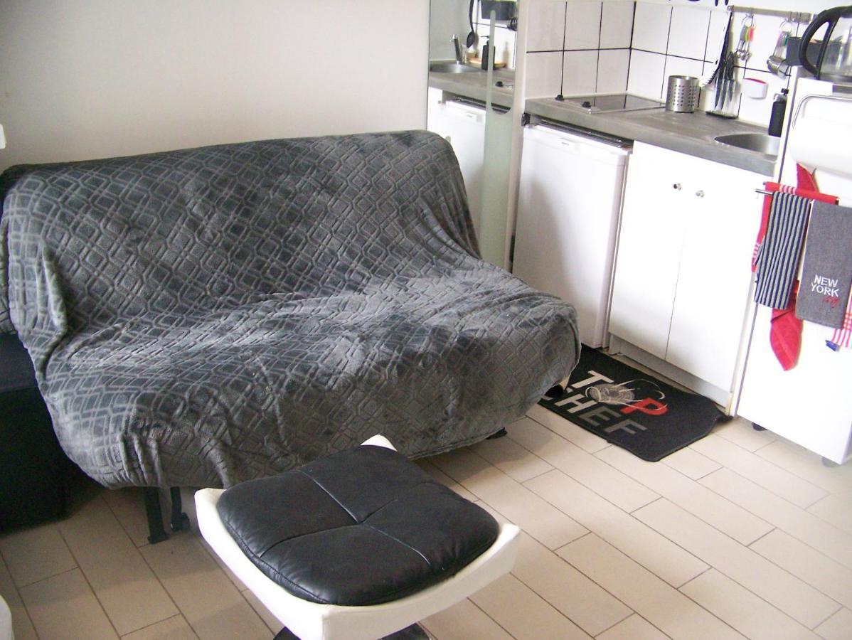 Charmant Studio Au Calme Tout Confort Dans Chateau Neo Gothique Proche Zenith Comet Orleans Parking Voiture Gratuit Wifi Haut Debit Rue Des Montees Exterior foto