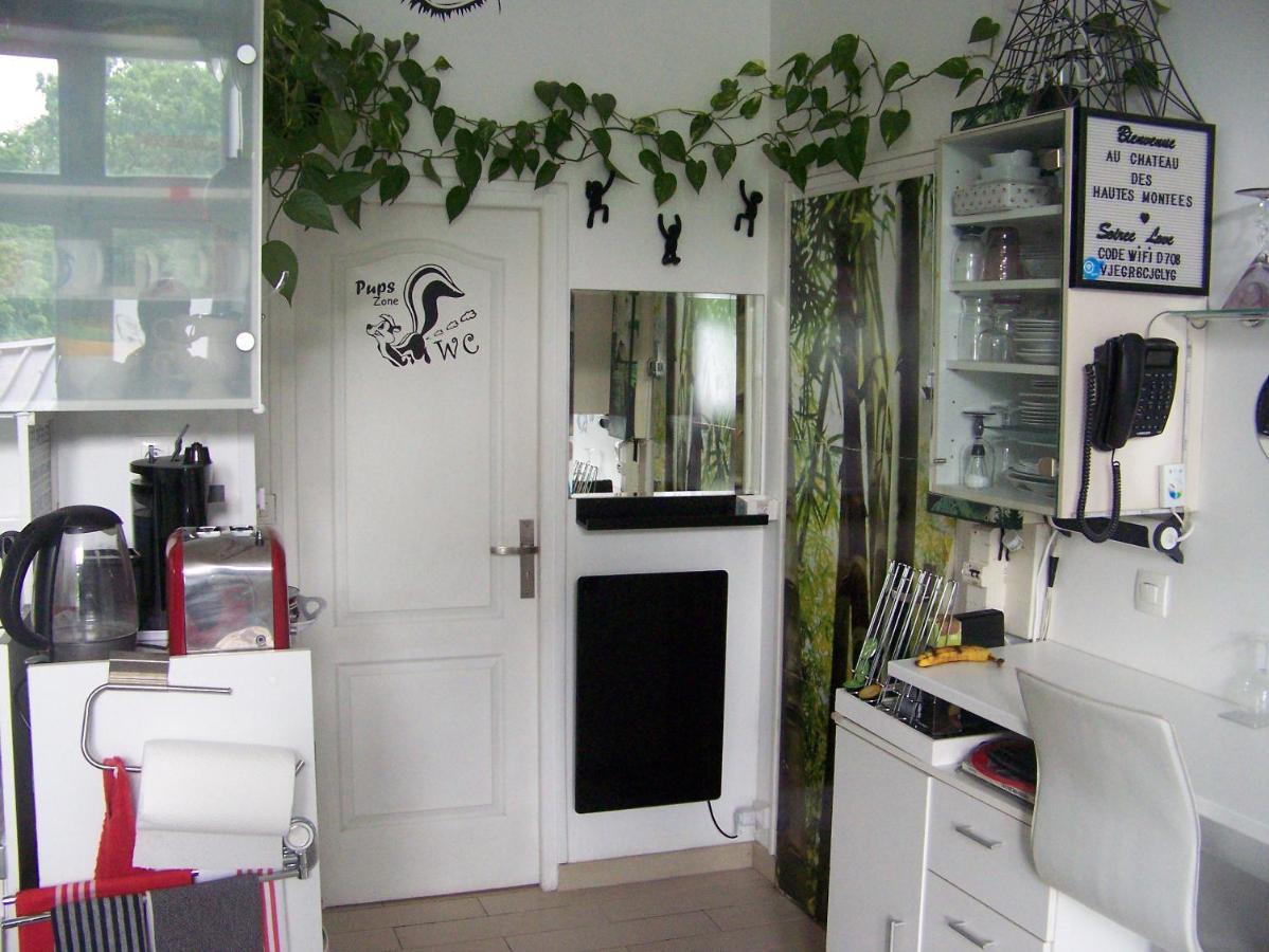 Charmant Studio Au Calme Tout Confort Dans Chateau Neo Gothique Proche Zenith Comet Orleans Parking Voiture Gratuit Wifi Haut Debit Rue Des Montees Exterior foto