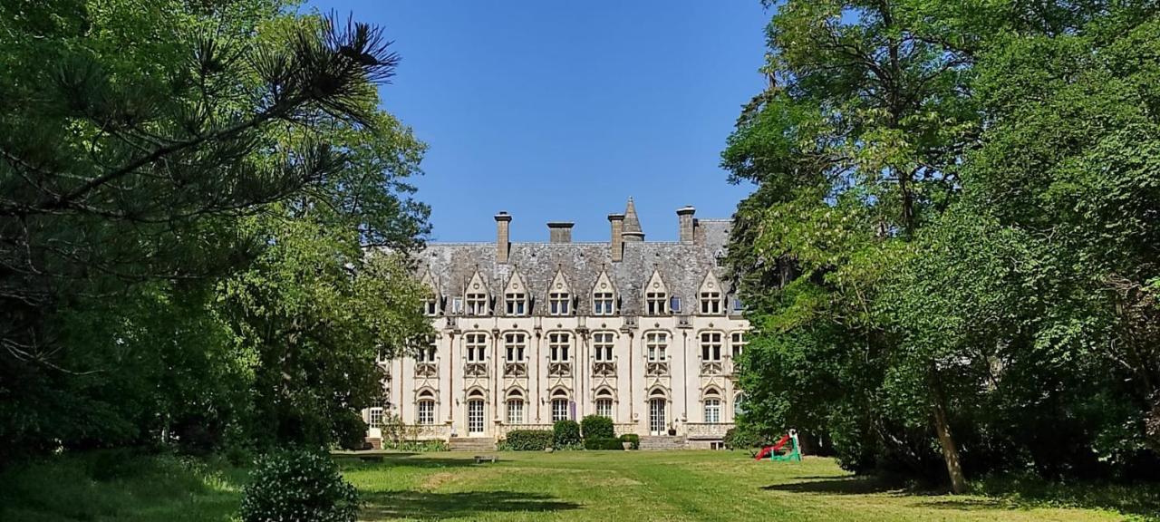 Charmant Studio Au Calme Tout Confort Dans Chateau Neo Gothique Proche Zenith Comet Orleans Parking Voiture Gratuit Wifi Haut Debit Rue Des Montees Exterior foto